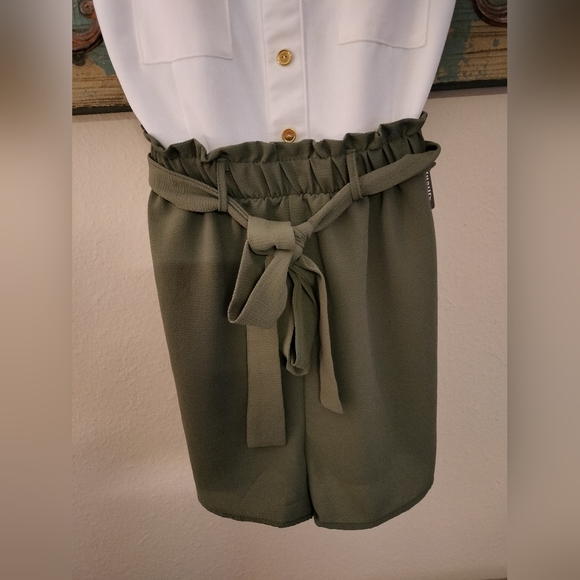 J F💓R Justify Wht/Khaki Green Belted Romper. NWT Size S - Picture 4 of 8